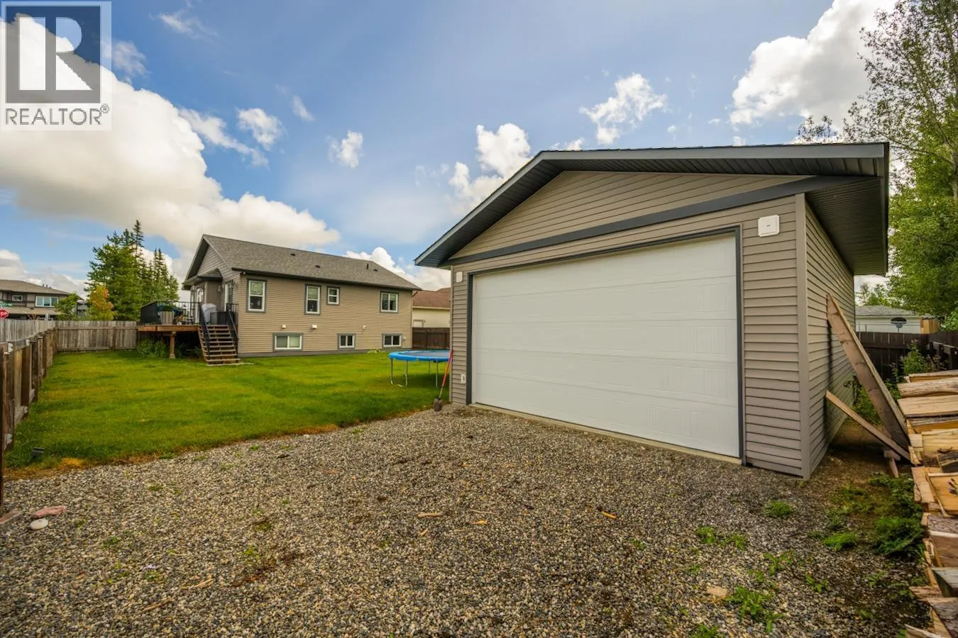 5591 WOODVALLEY DRIVE