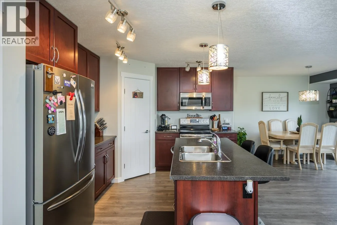 5591 WOODVALLEY DRIVE