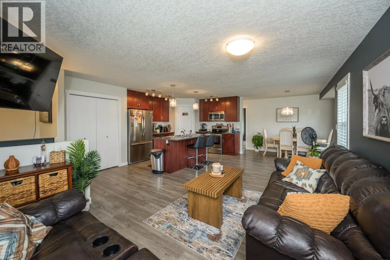 5591 WOODVALLEY DRIVE