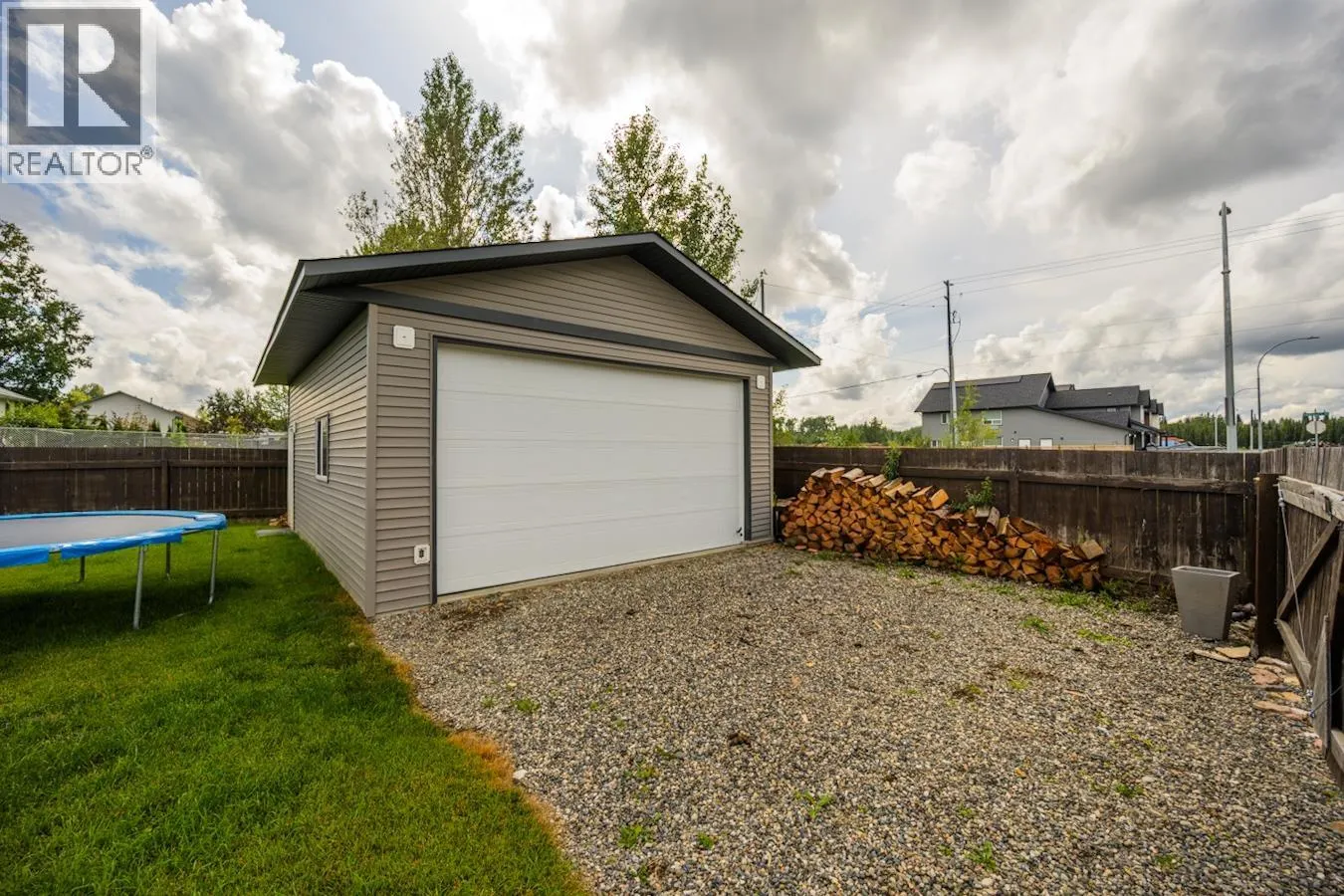 5591 WOODVALLEY DRIVE