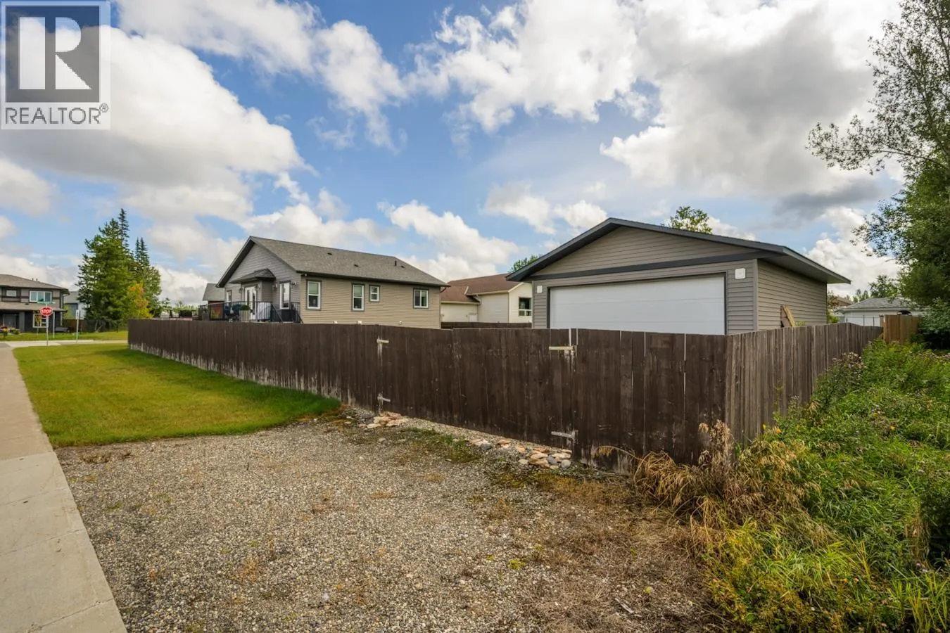 5591 WOODVALLEY DRIVE