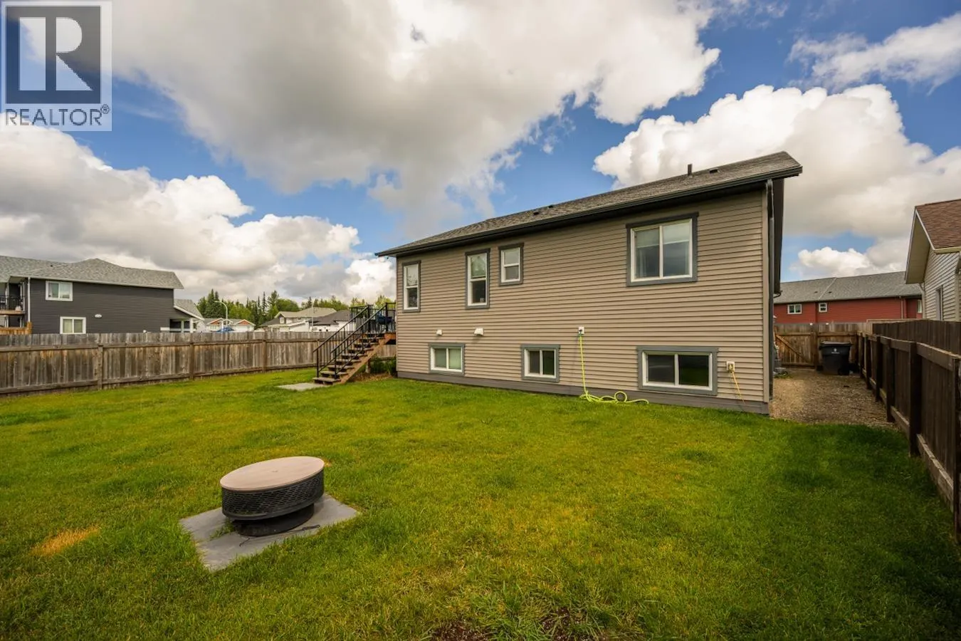 5591 WOODVALLEY DRIVE