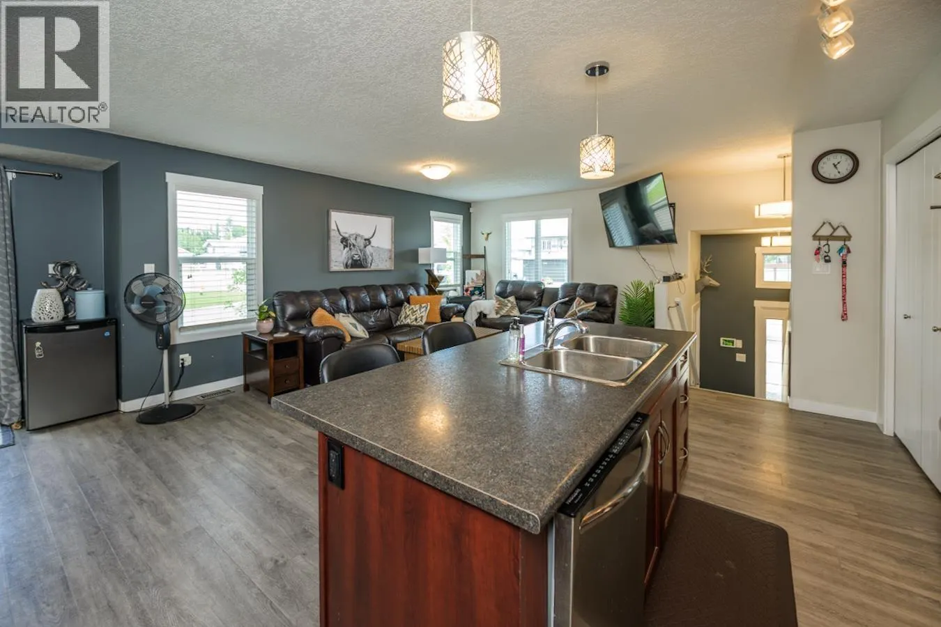 5591 WOODVALLEY DRIVE