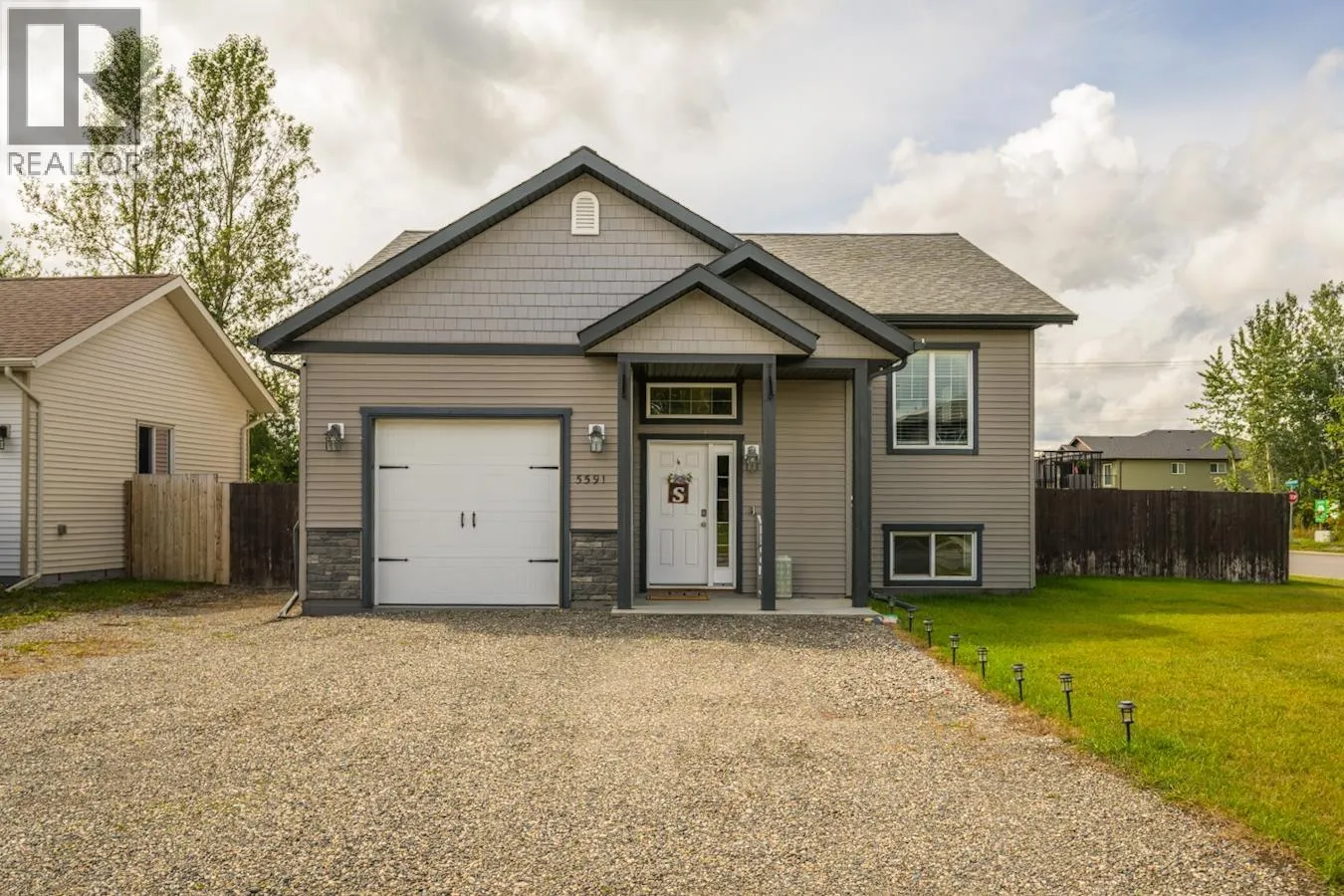 5591 WOODVALLEY DRIVE