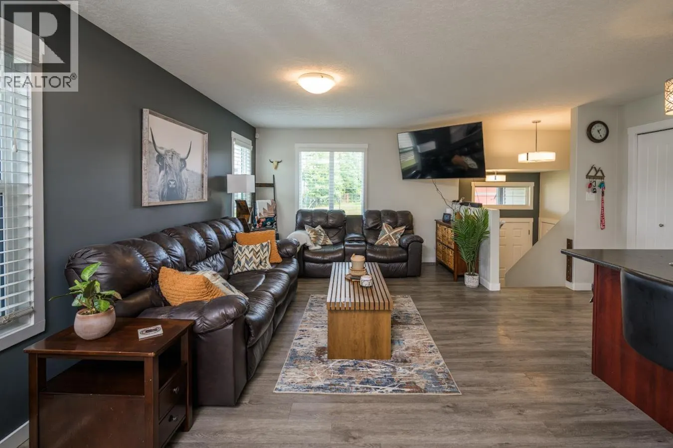 5591 WOODVALLEY DRIVE