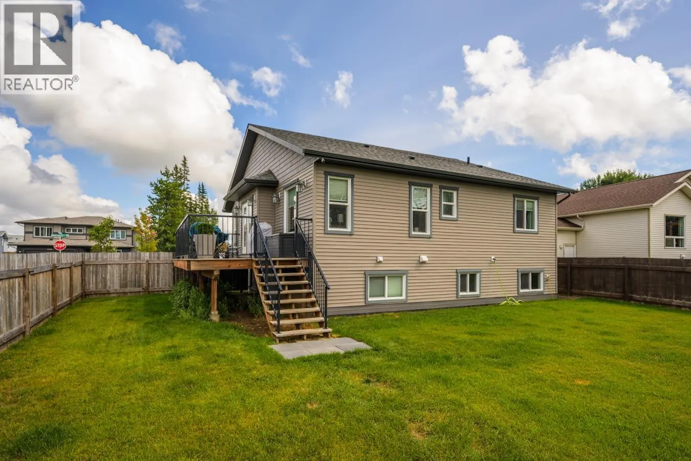 5591 WOODVALLEY DRIVE