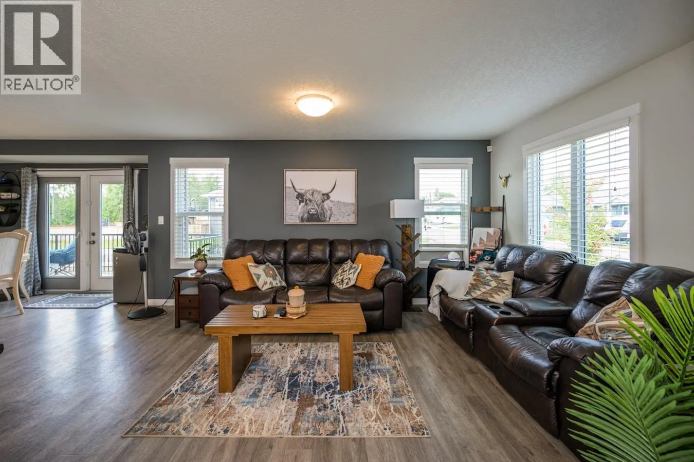 5591 WOODVALLEY DRIVE