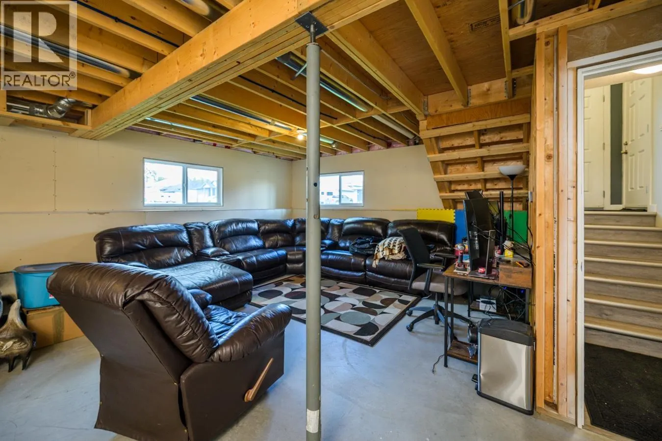 5591 WOODVALLEY DRIVE