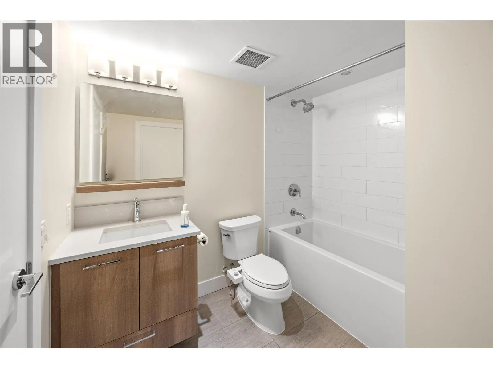 1403 258 NELSON'S COURT