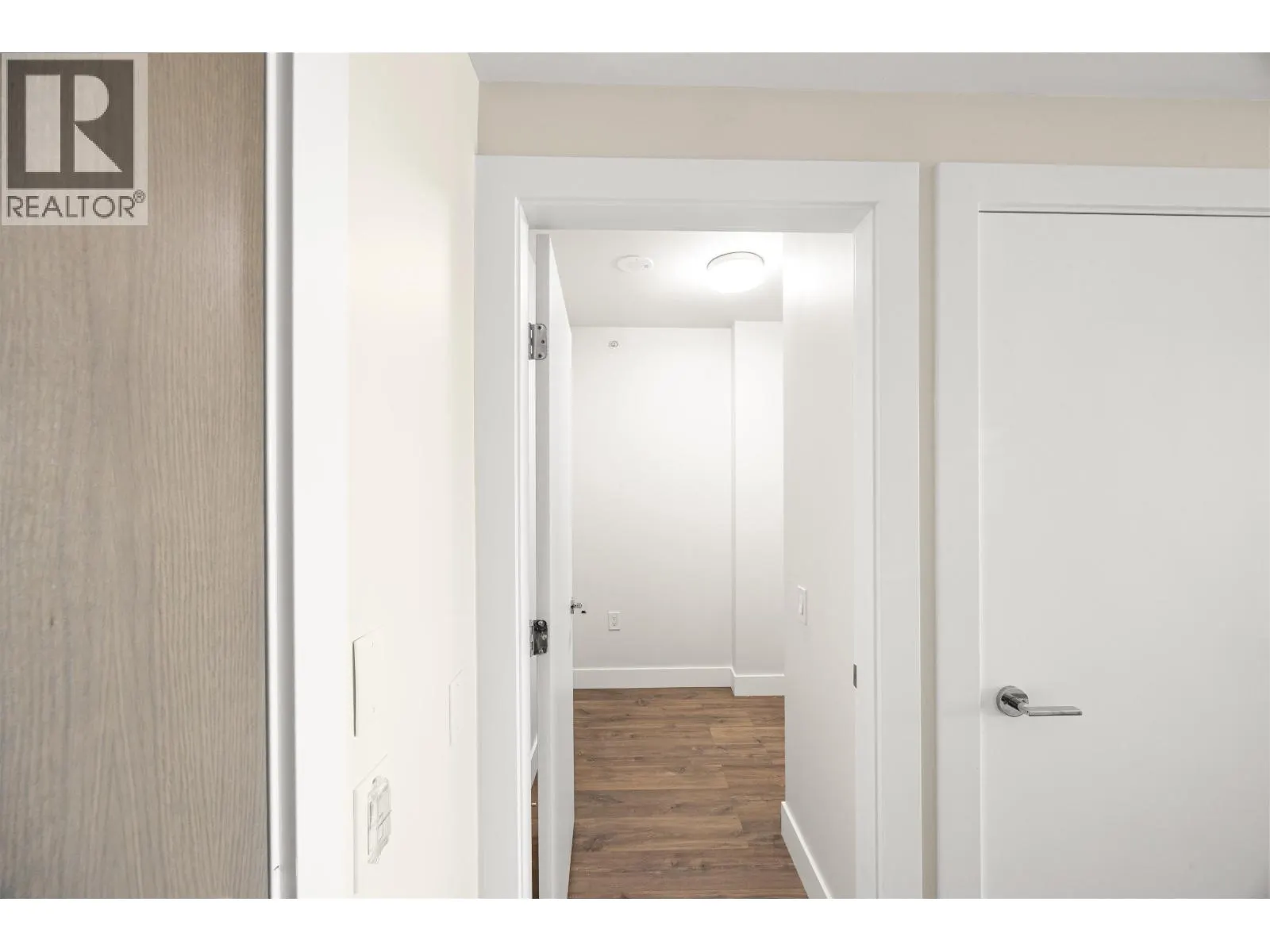 1403 258 NELSON'S COURT