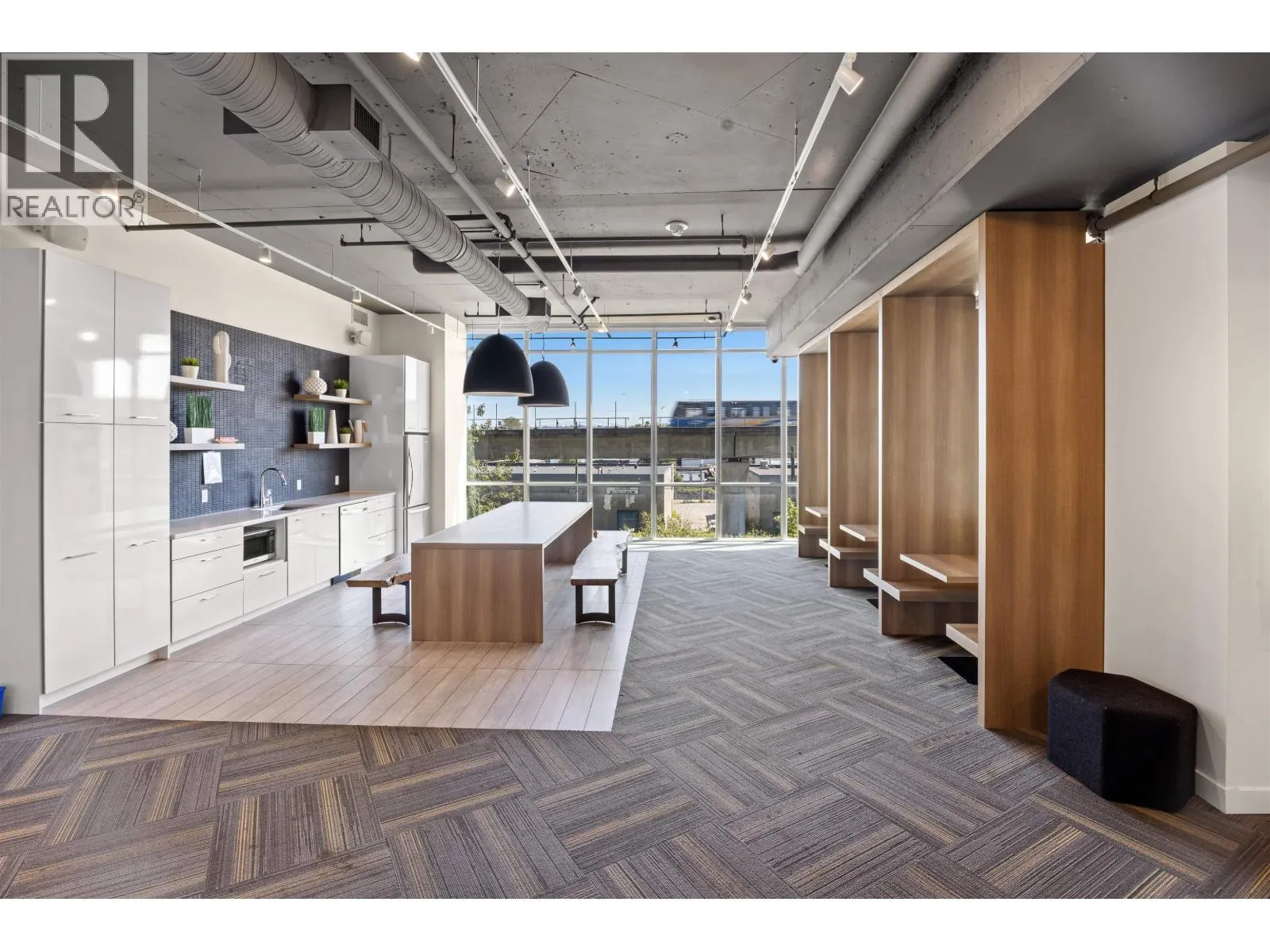 1403 258 NELSON'S COURT