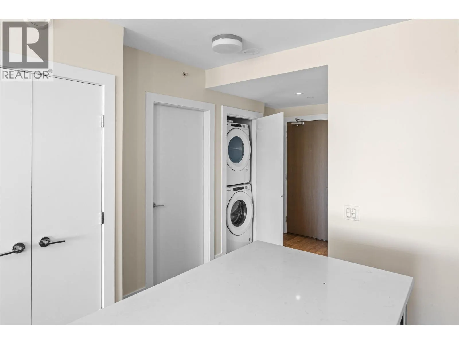 1403 258 NELSON'S COURT