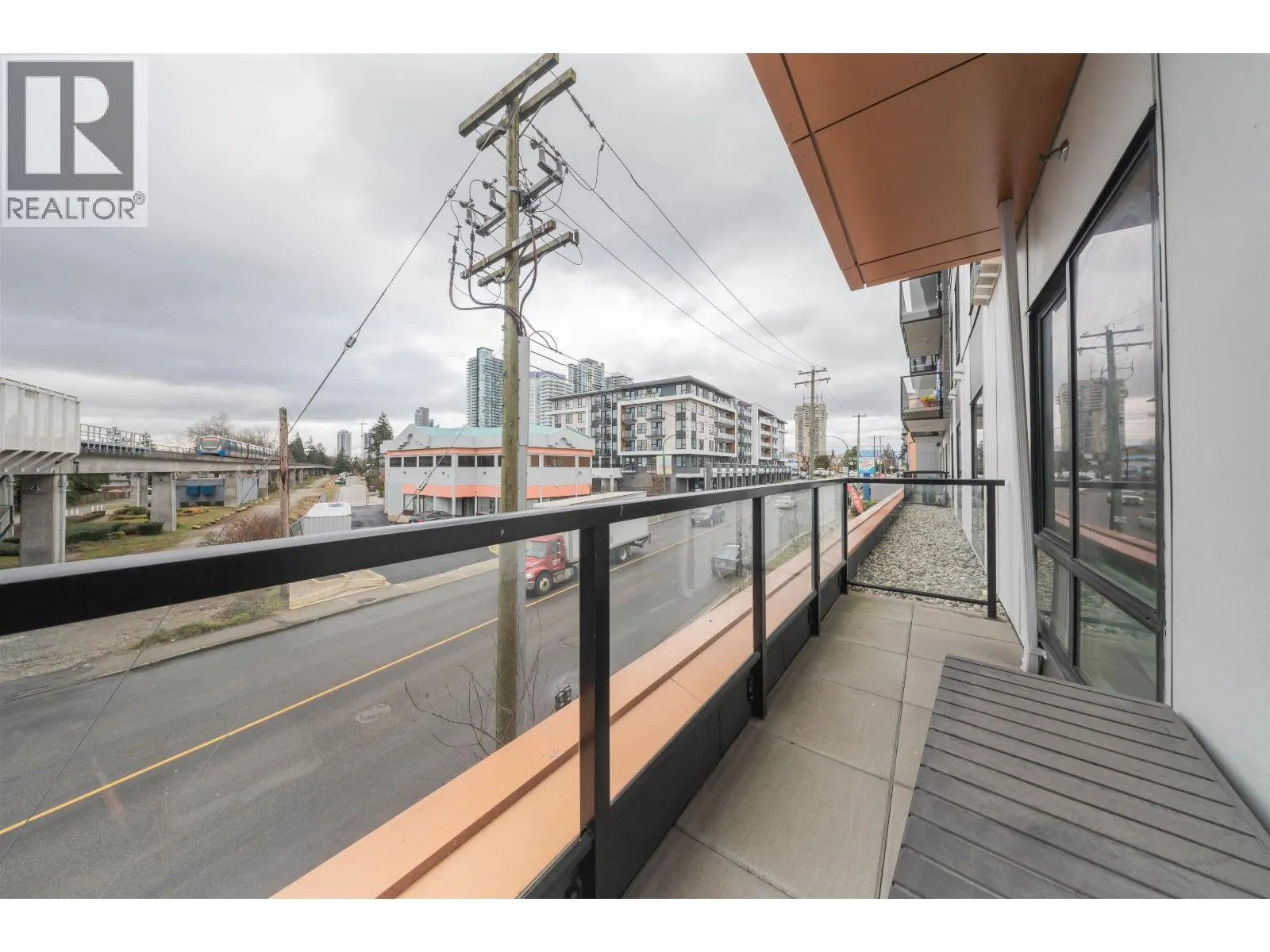 201 6968 ROYAL OAK AVENUE