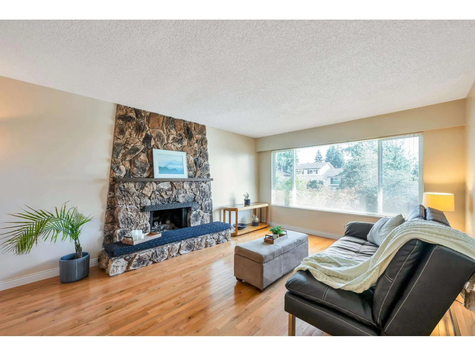 10601 HERMOSA DRIVE
