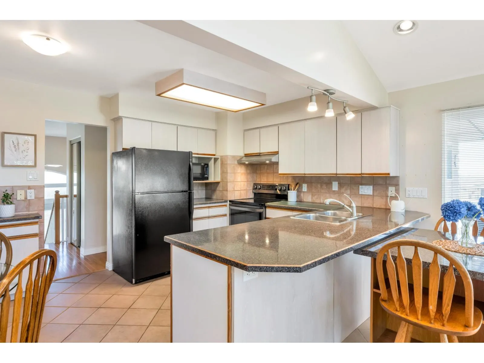 10601 HERMOSA DRIVE