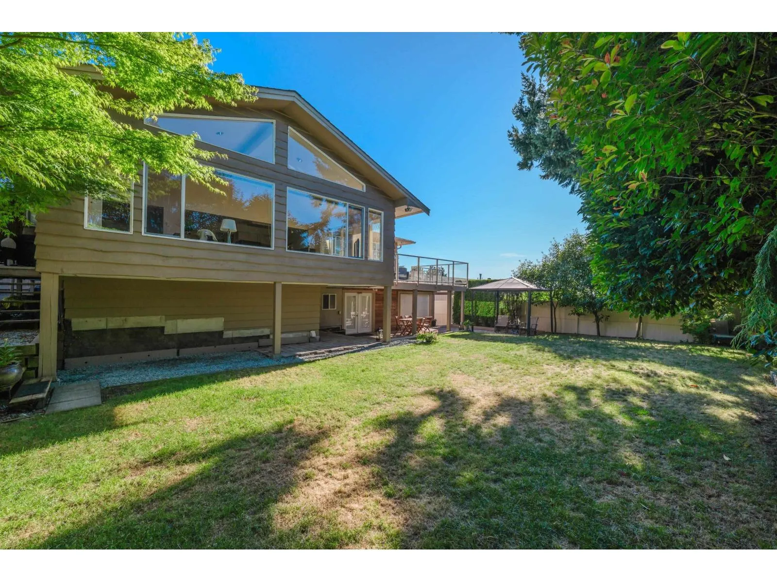 10601 HERMOSA DRIVE