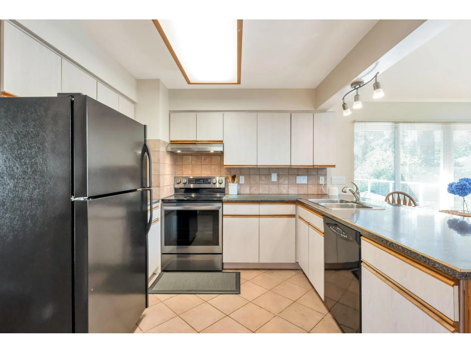 10601 HERMOSA DRIVE