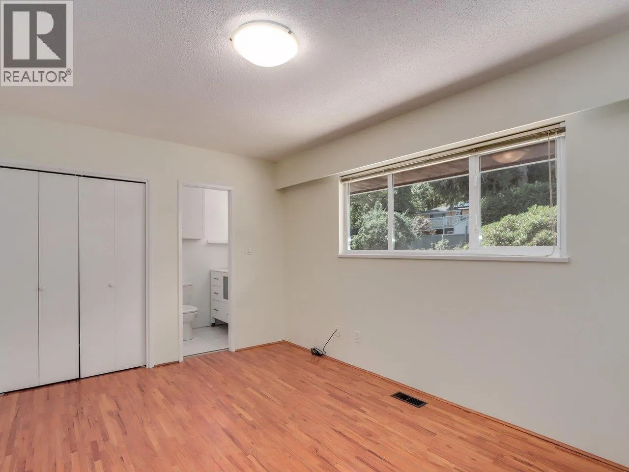893 HUNTINGDON CRESCENT