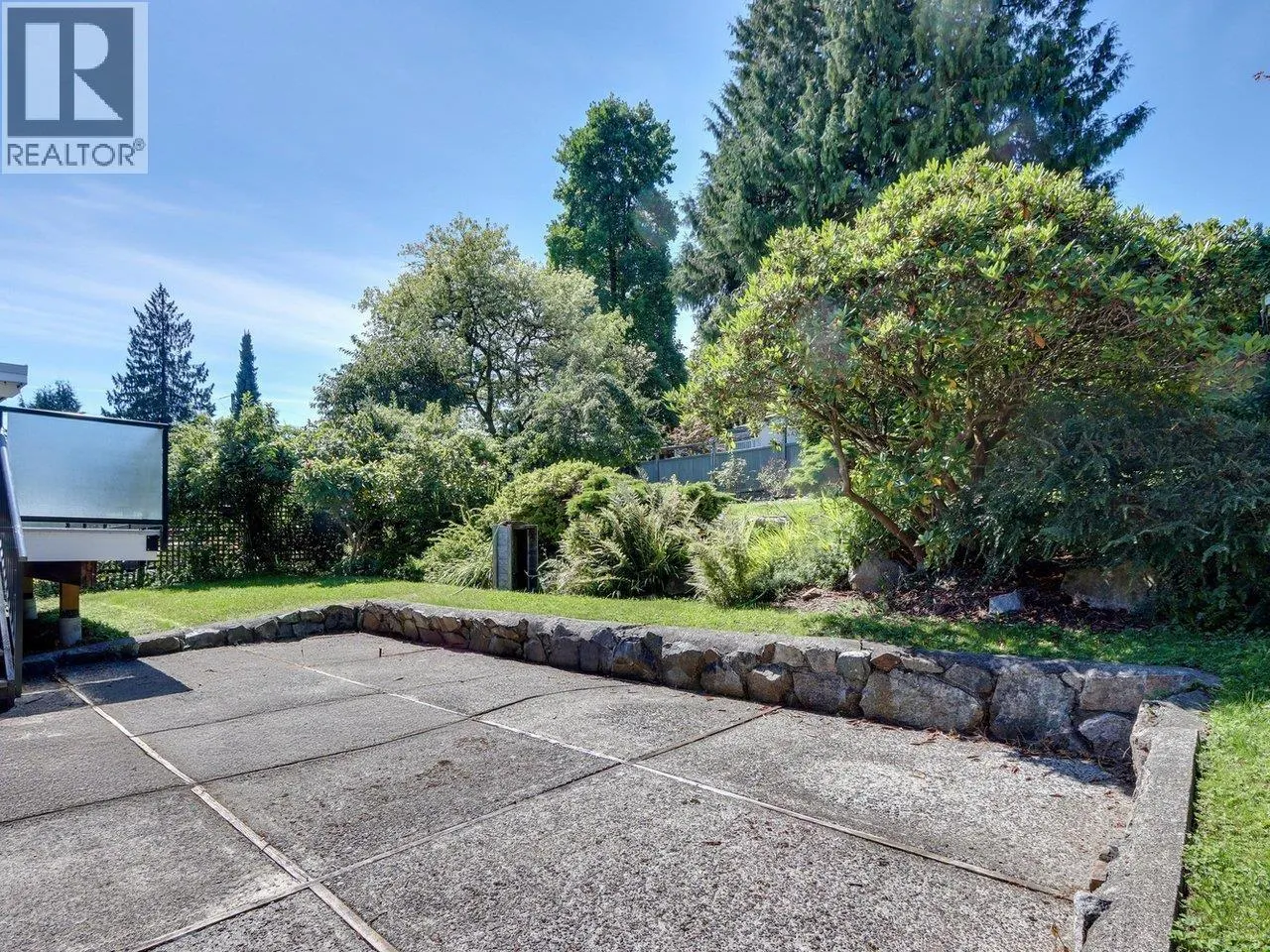 893 HUNTINGDON CRESCENT