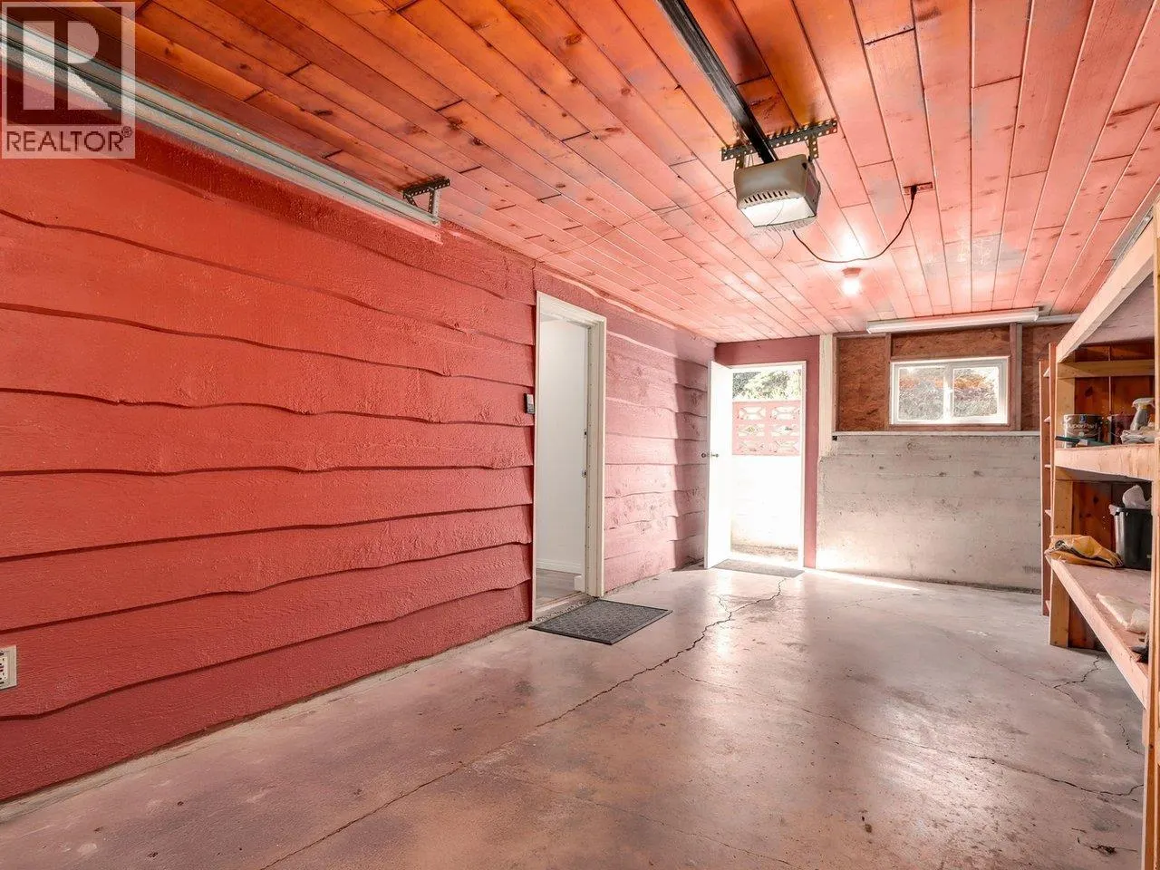 893 HUNTINGDON CRESCENT