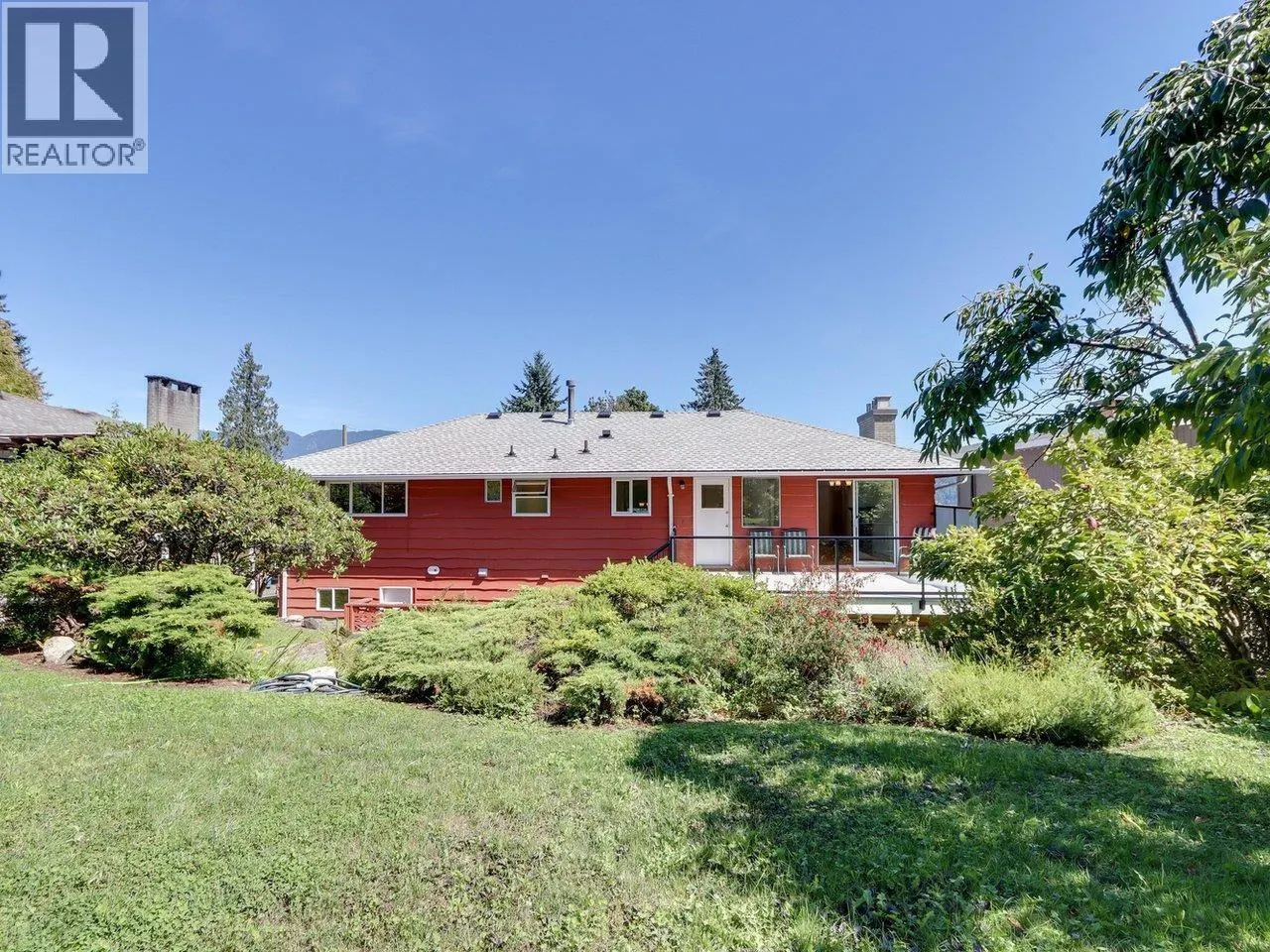 893 HUNTINGDON CRESCENT