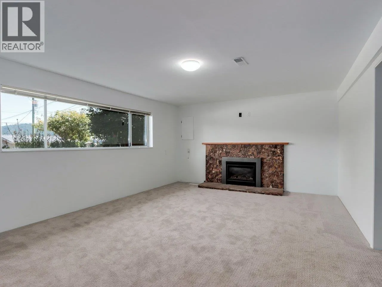 893 HUNTINGDON CRESCENT
