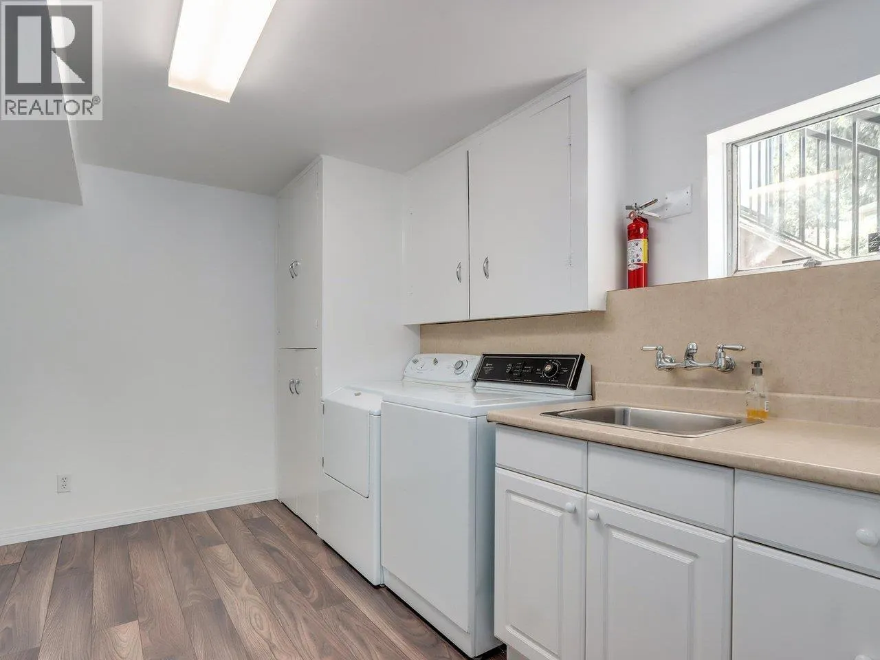 893 HUNTINGDON CRESCENT