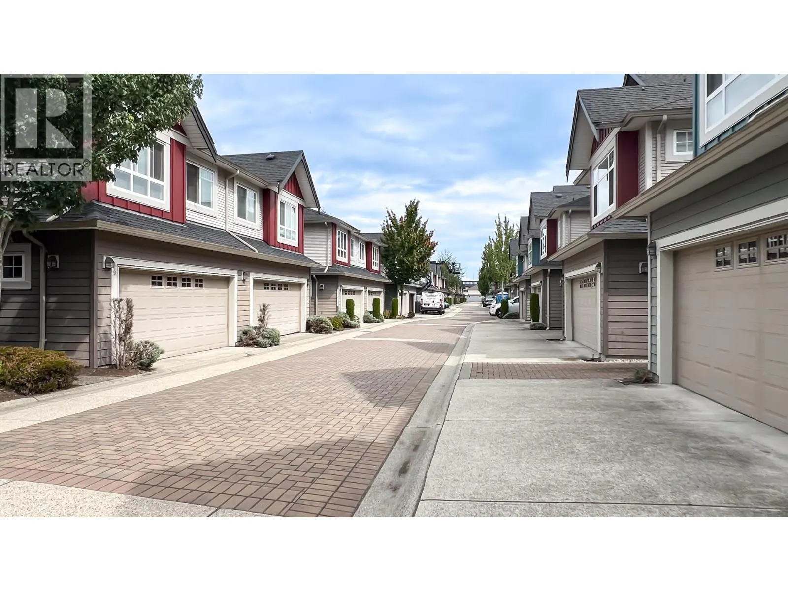 16 11393 STEVESTON HIGHWAY