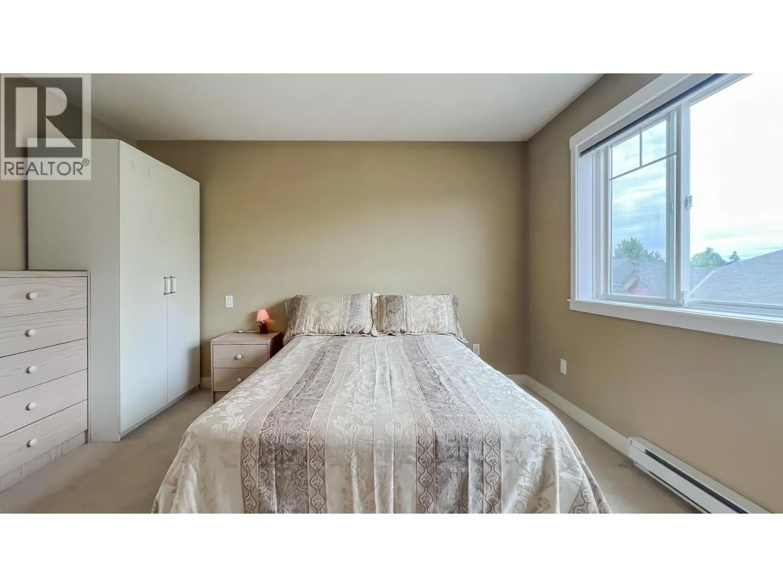 16 11393 STEVESTON HIGHWAY