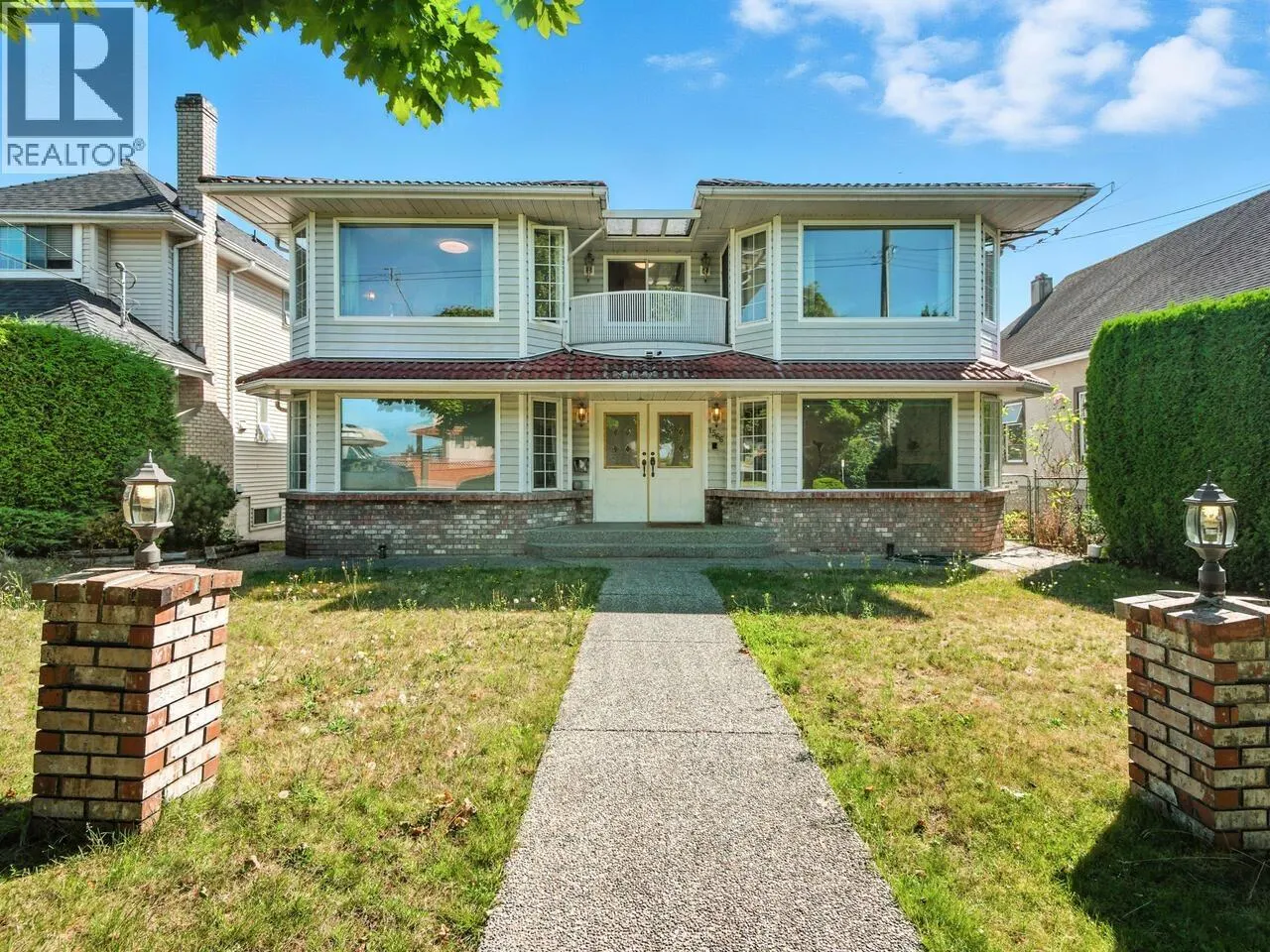1566 CLIFF AVENUE