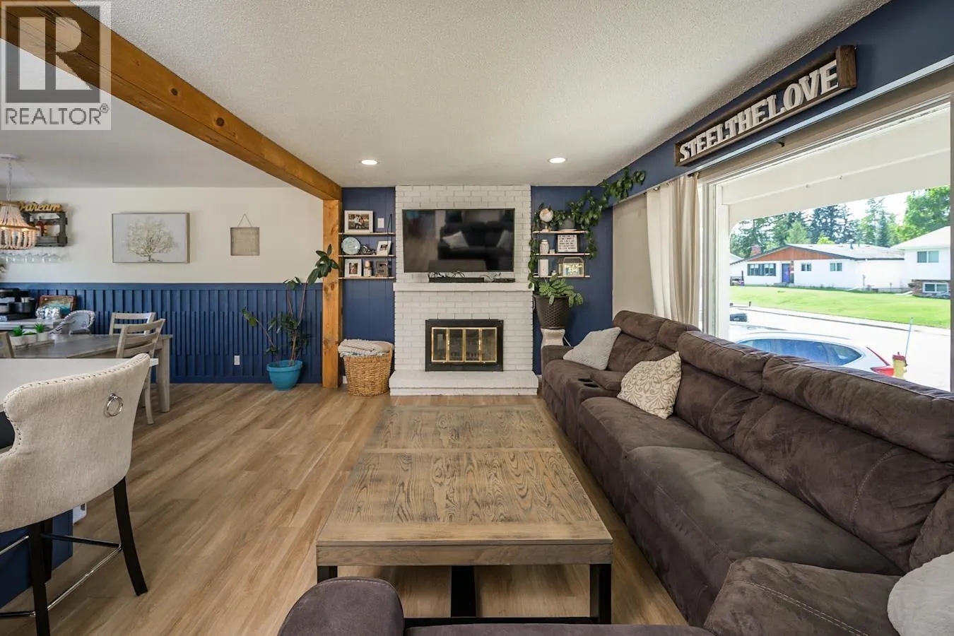 192 MCDERMID DRIVE