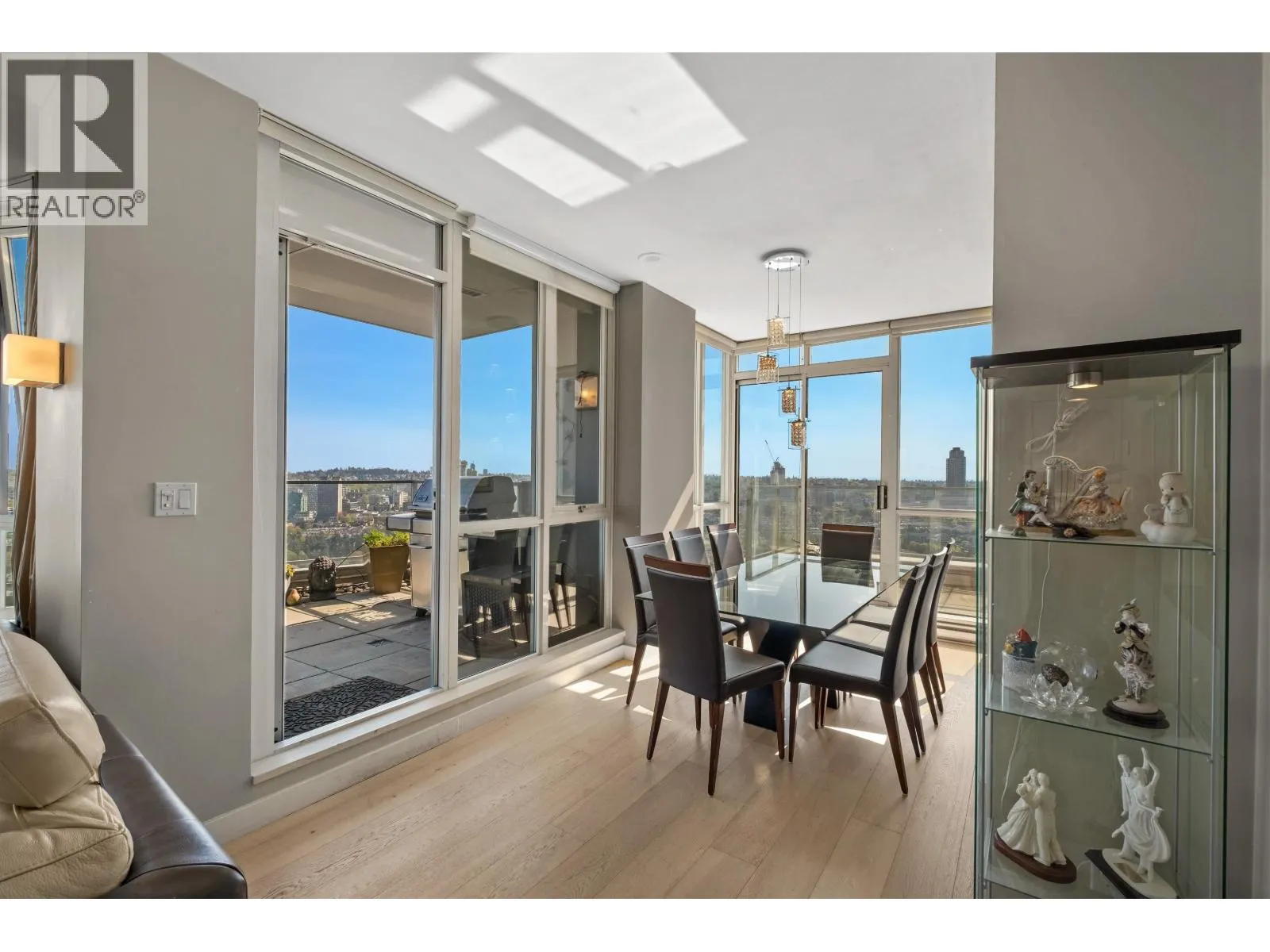 4201 1408 STRATHMORE MEWS