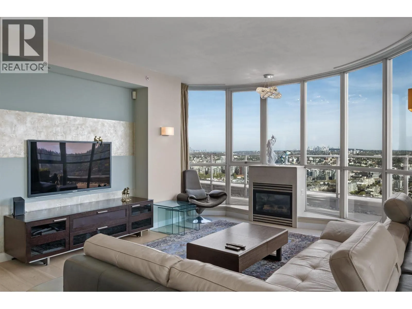 4201 1408 STRATHMORE MEWS
