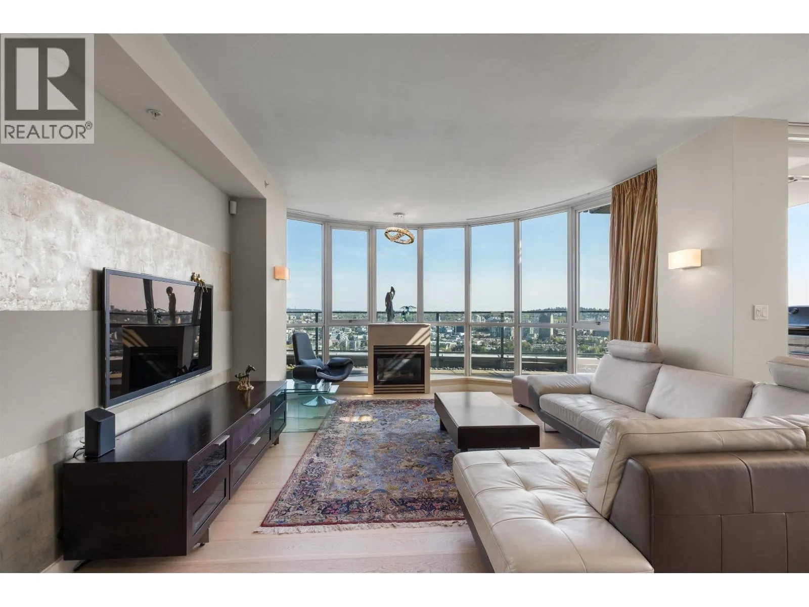 4201 1408 STRATHMORE MEWS