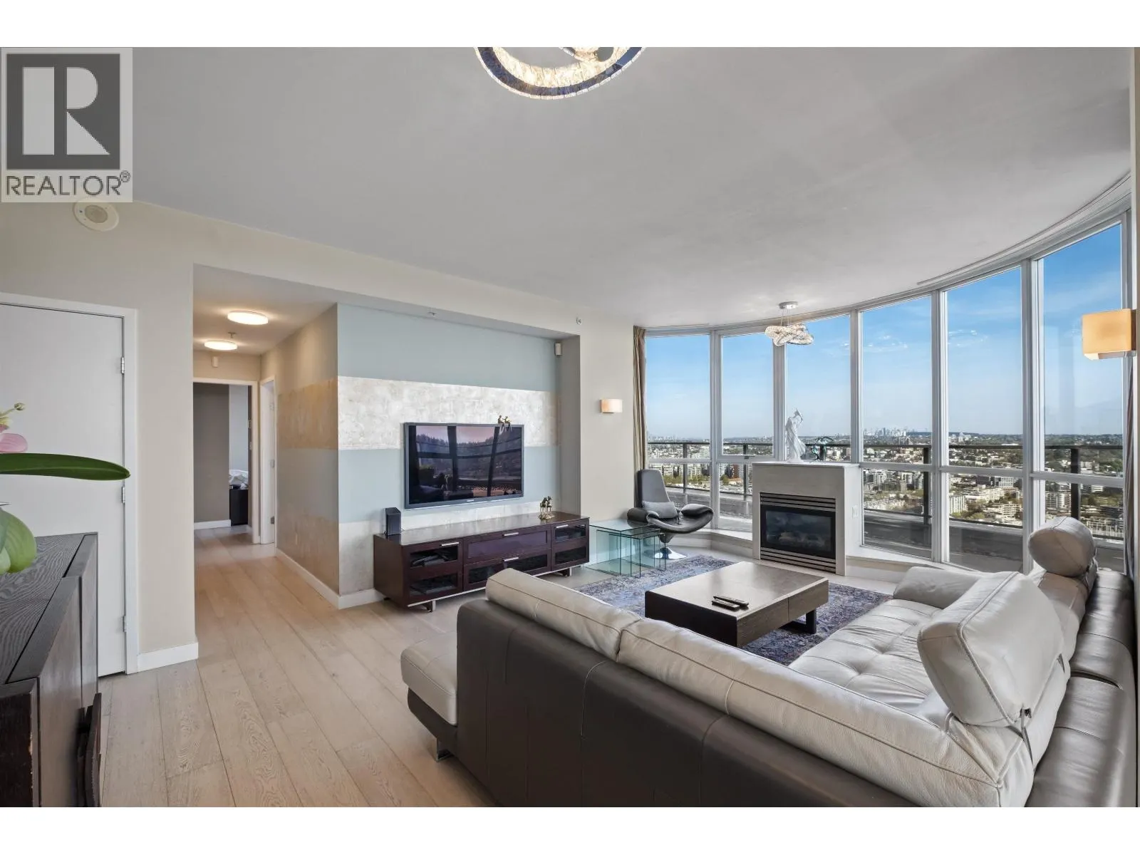 4201 1408 STRATHMORE MEWS