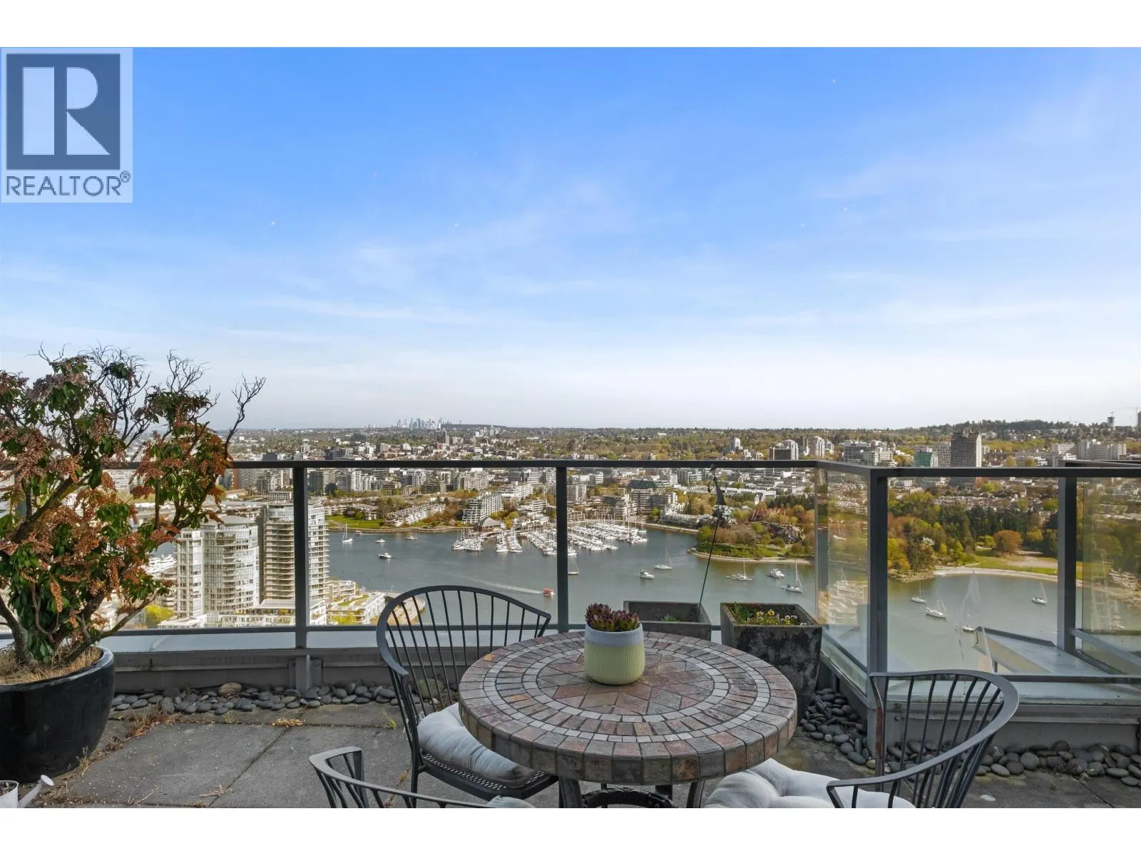 4201 1408 STRATHMORE MEWS