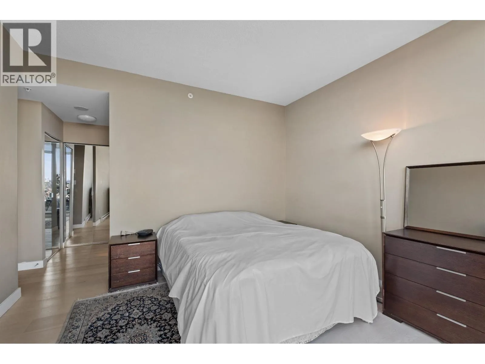 4201 1408 STRATHMORE MEWS