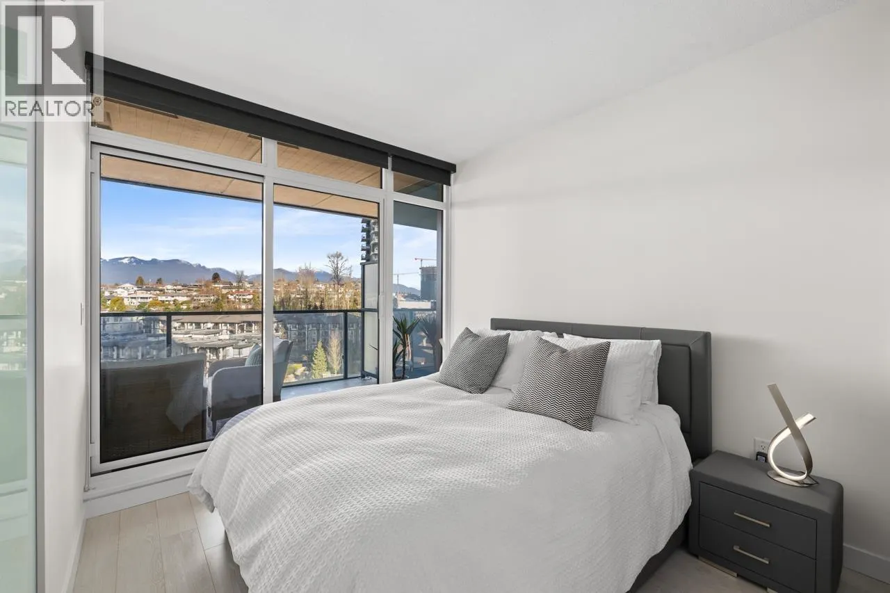 1006 4890 LOUGHEED HIGHWAY