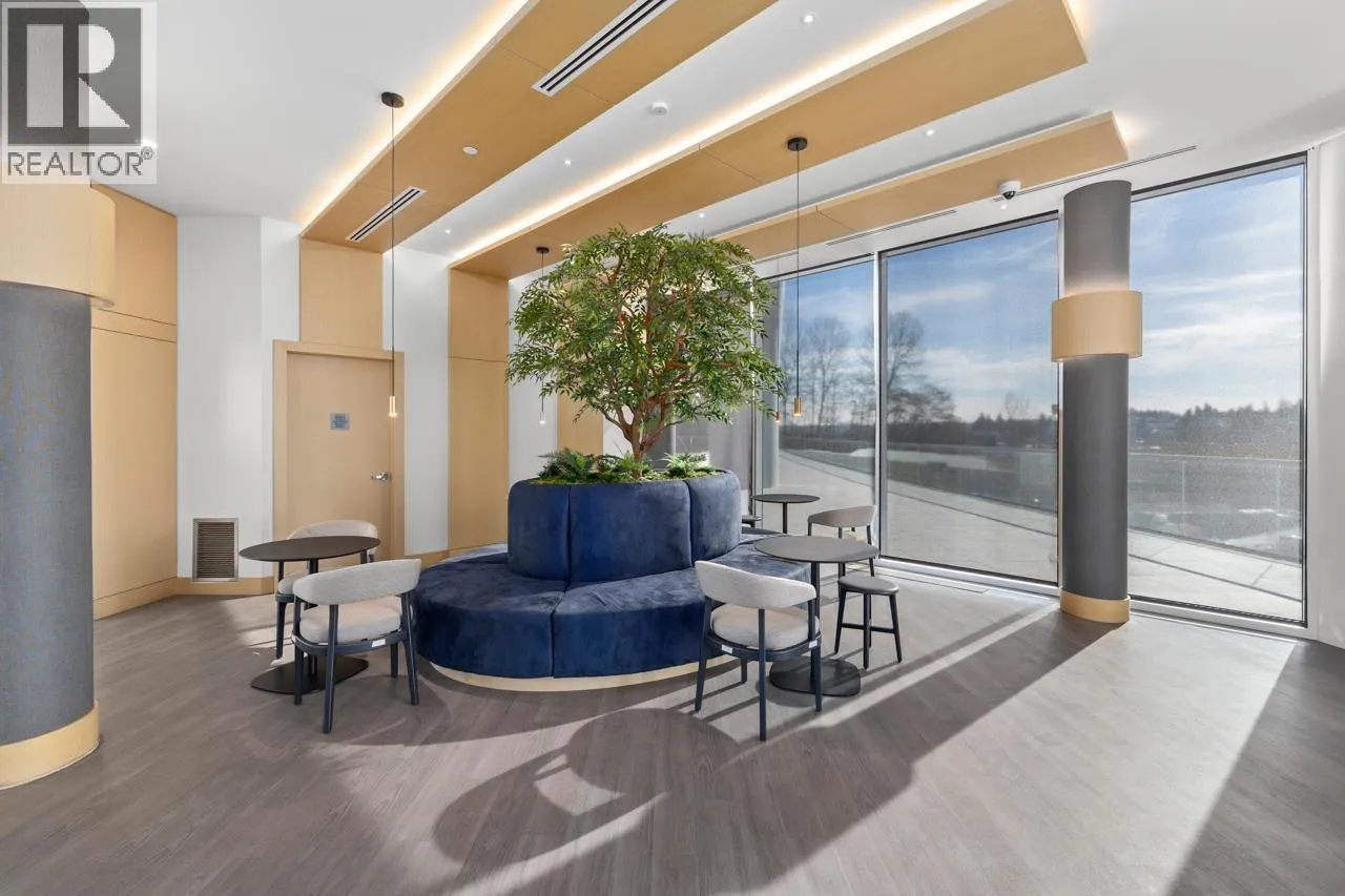1006 4890 LOUGHEED HIGHWAY