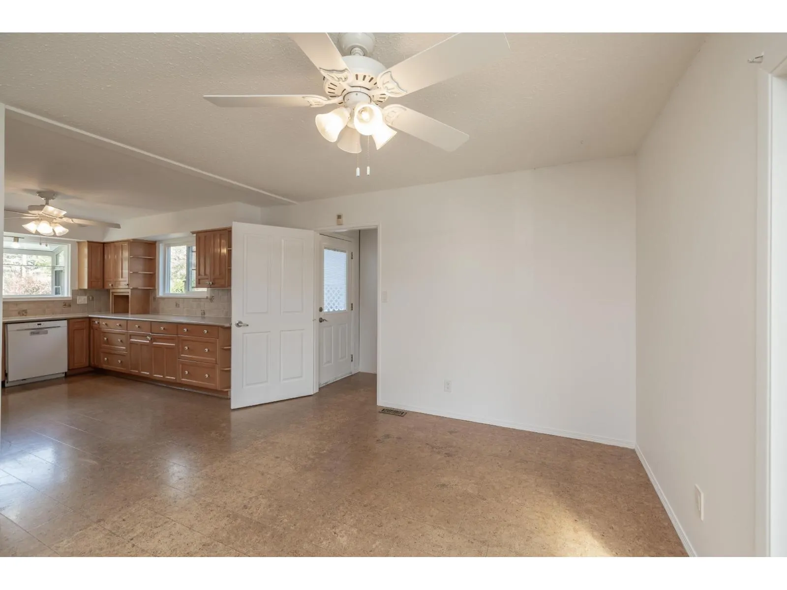 4458 BENZ CRESCENT