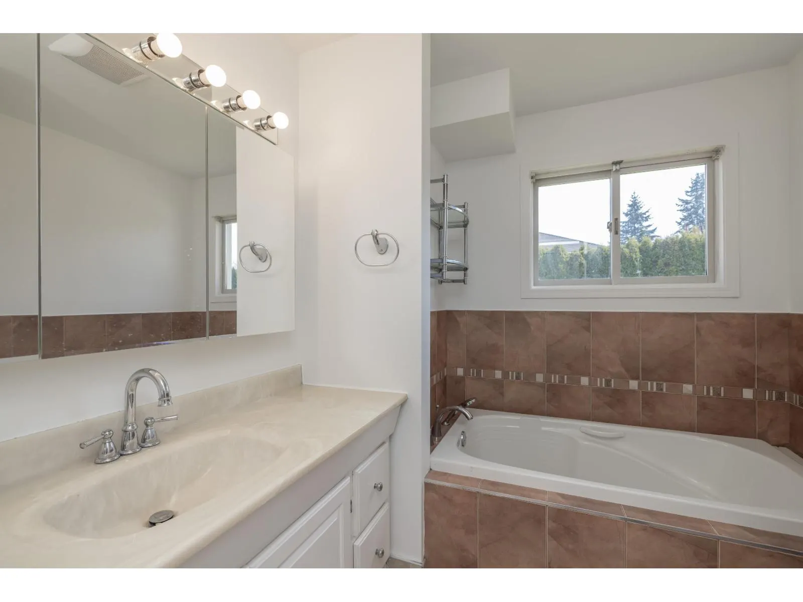 4458 BENZ CRESCENT