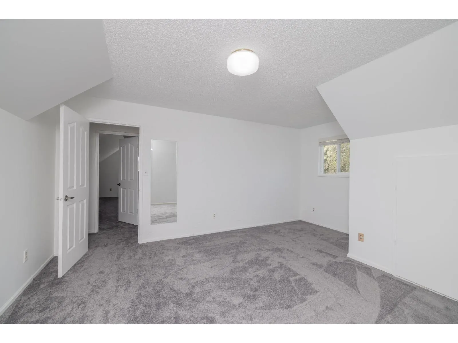 4458 BENZ CRESCENT