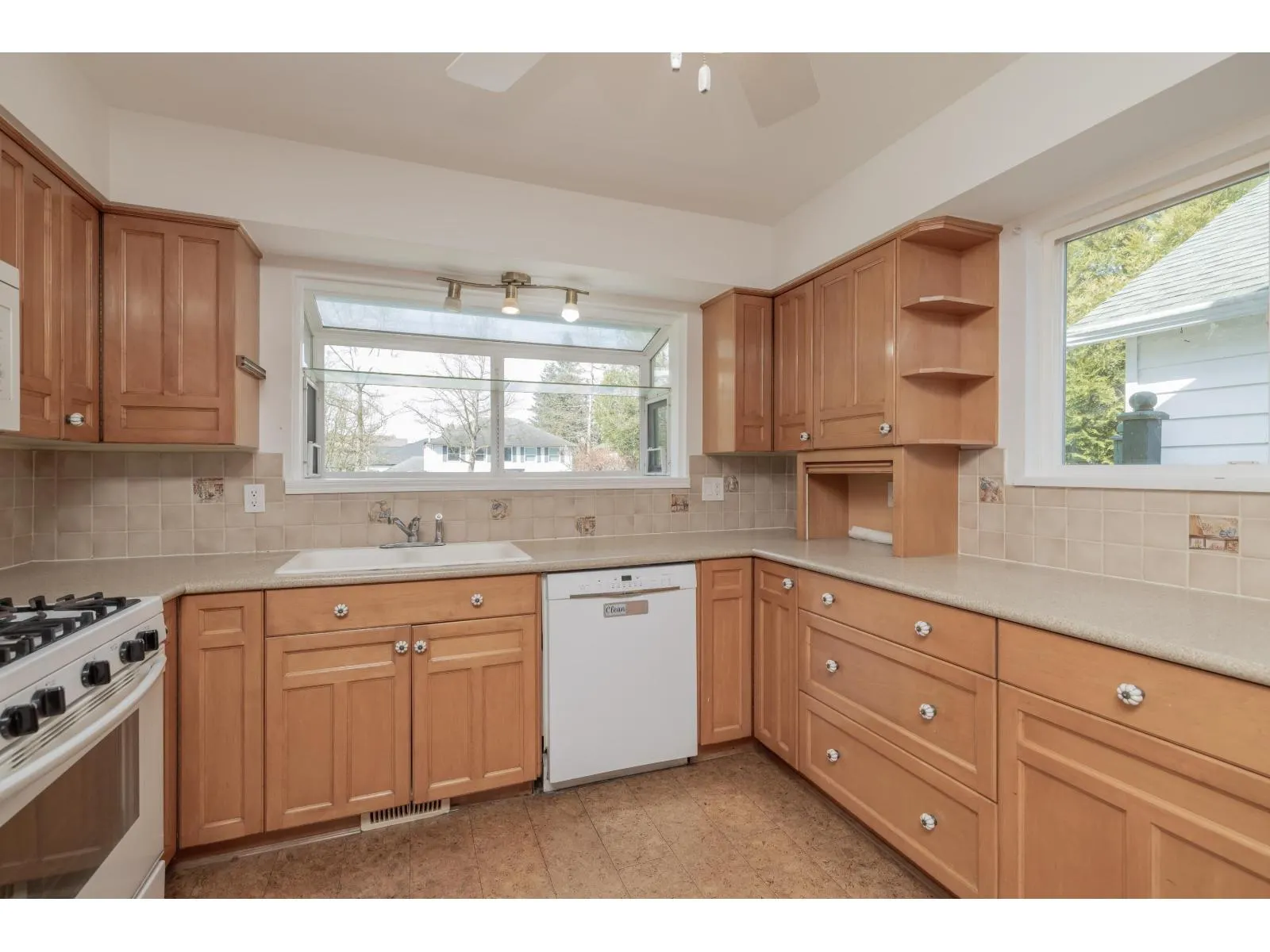 4458 BENZ CRESCENT