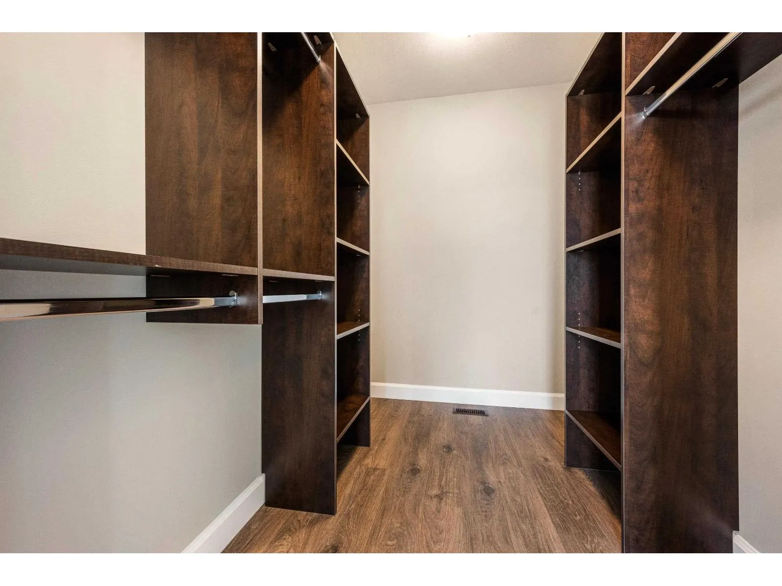 1306 STROMDAHL PLACE|Mt Woodside