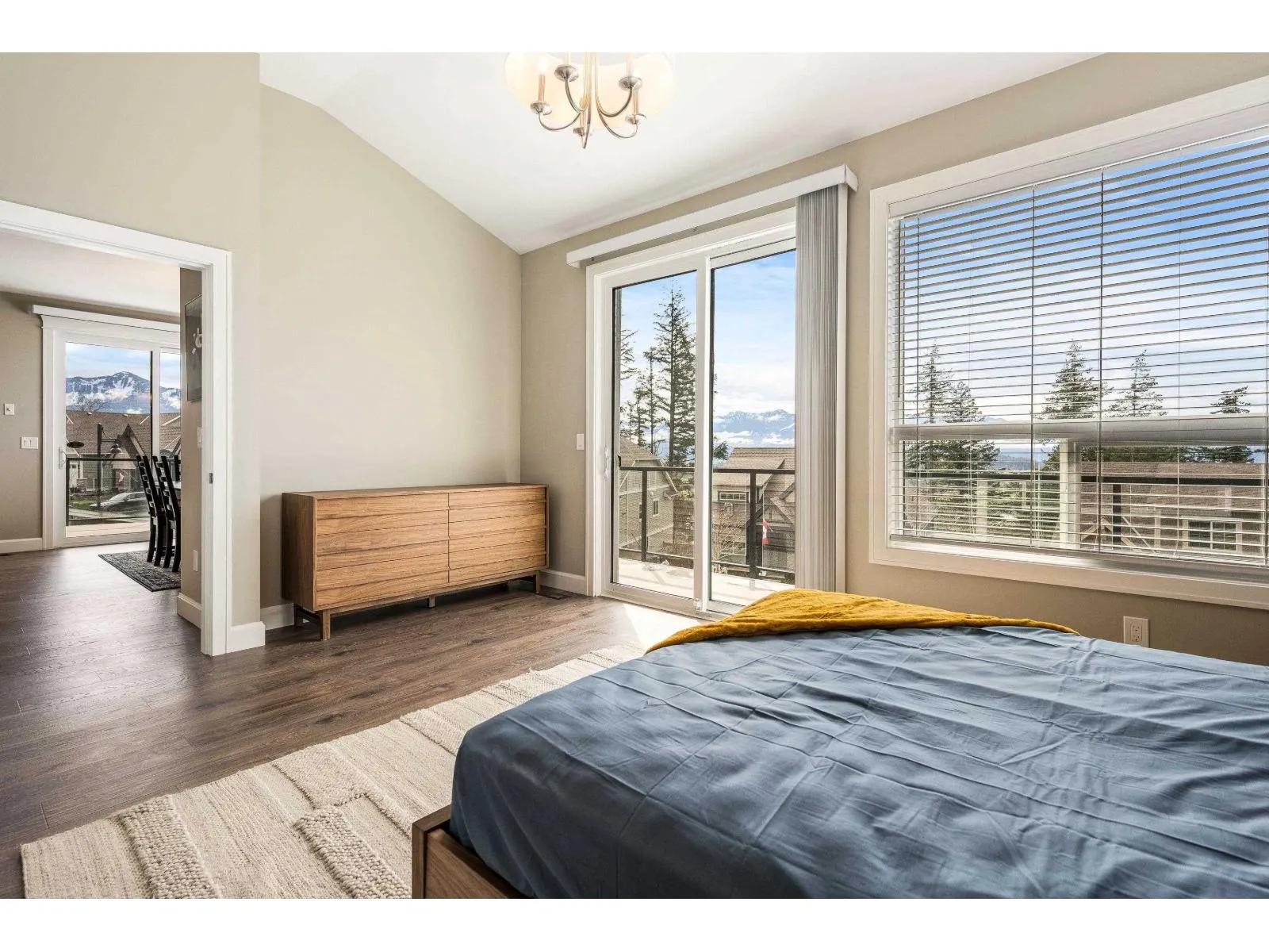1306 STROMDAHL PLACE|Mt Woodside