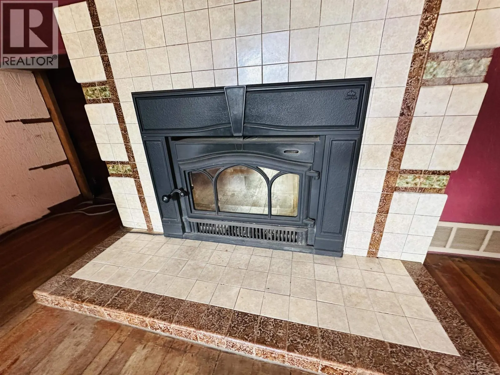 1305 THOMAS AVENUE