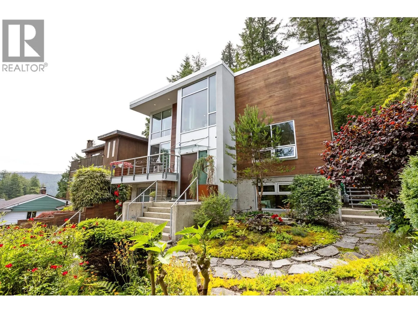 4527 STRATHCONA ROAD