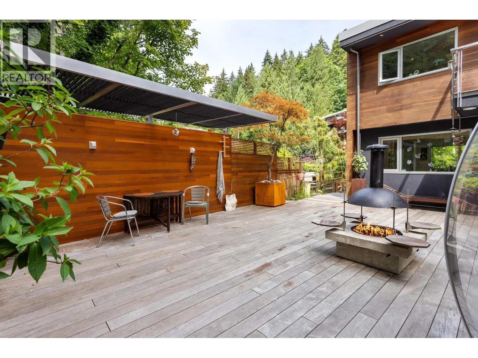 4527 STRATHCONA ROAD