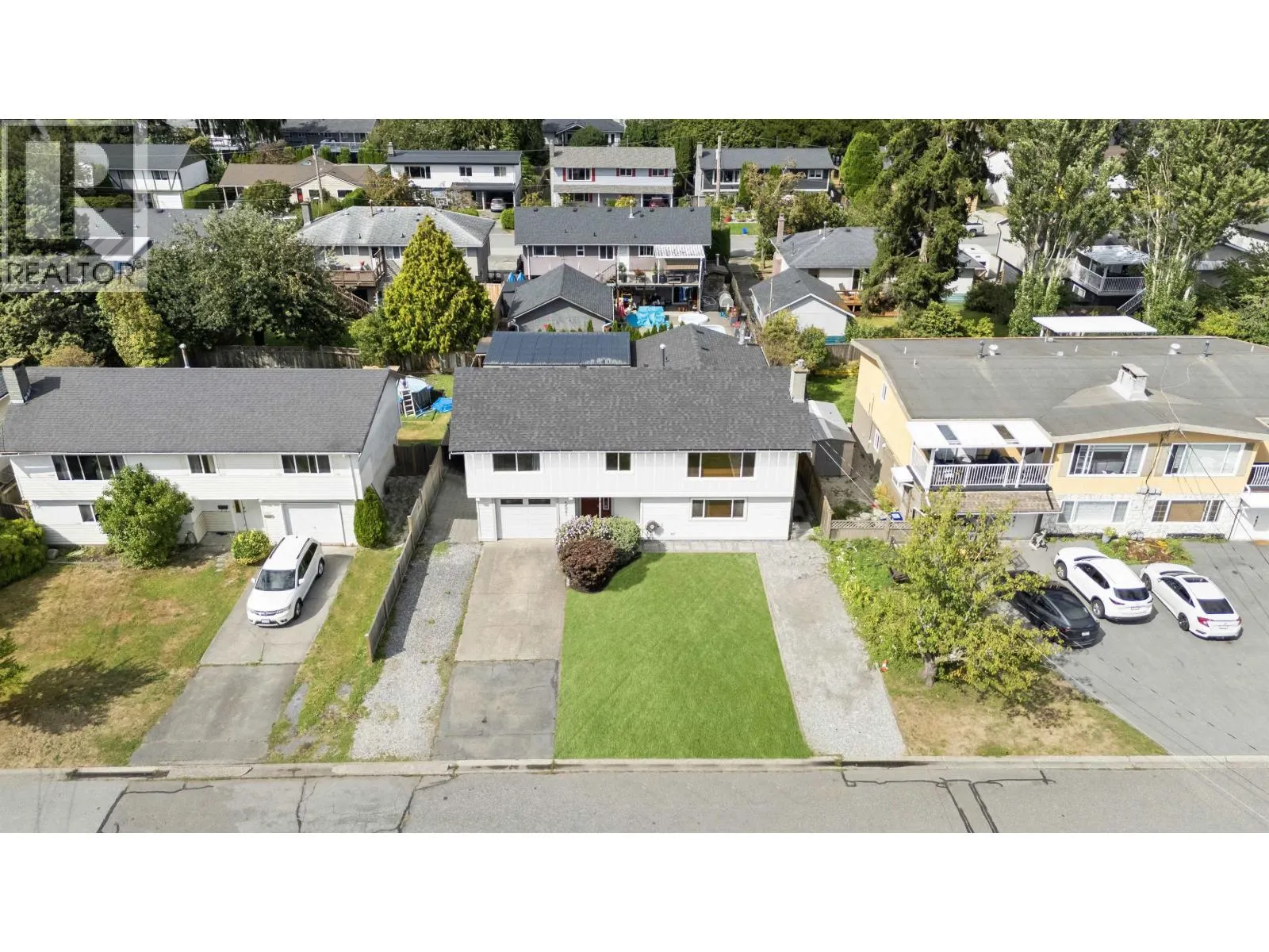 5521 MAPLE CRESCENT