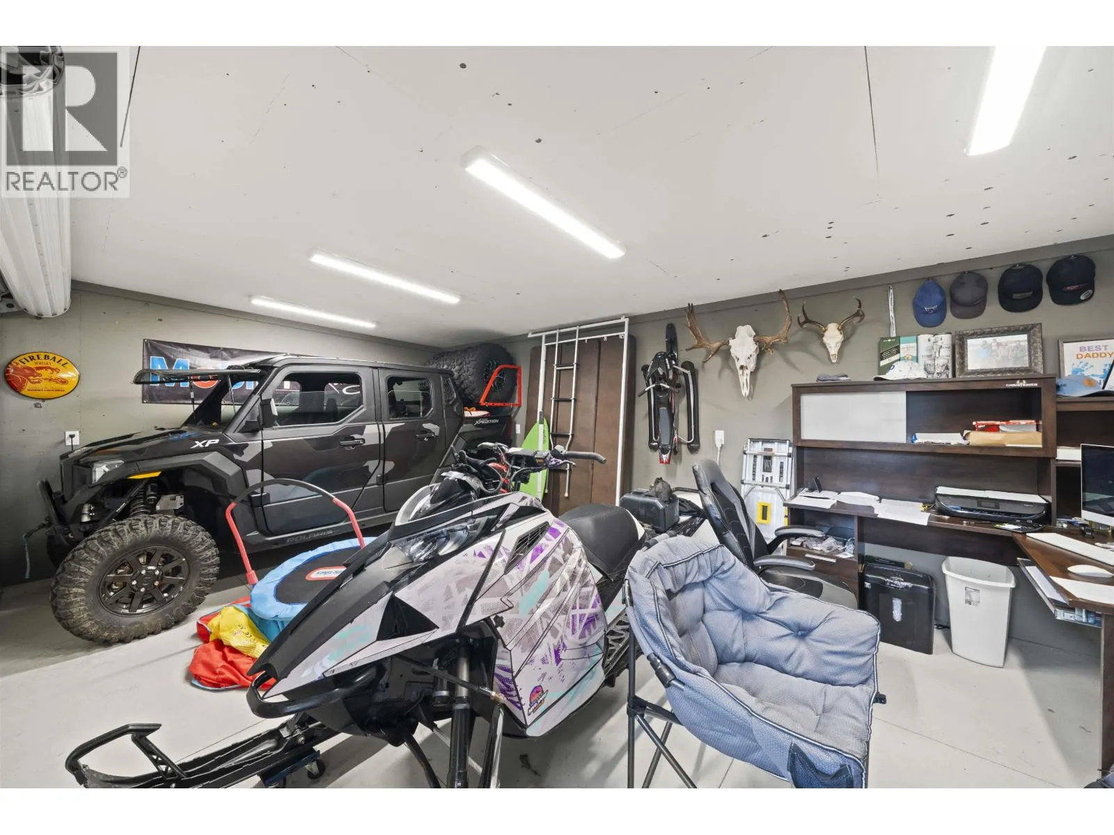 5521 MAPLE CRESCENT